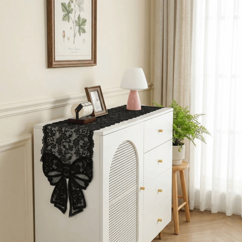 French Elegant Floral Cut-Out  - Christmas Table Runner recension och pris